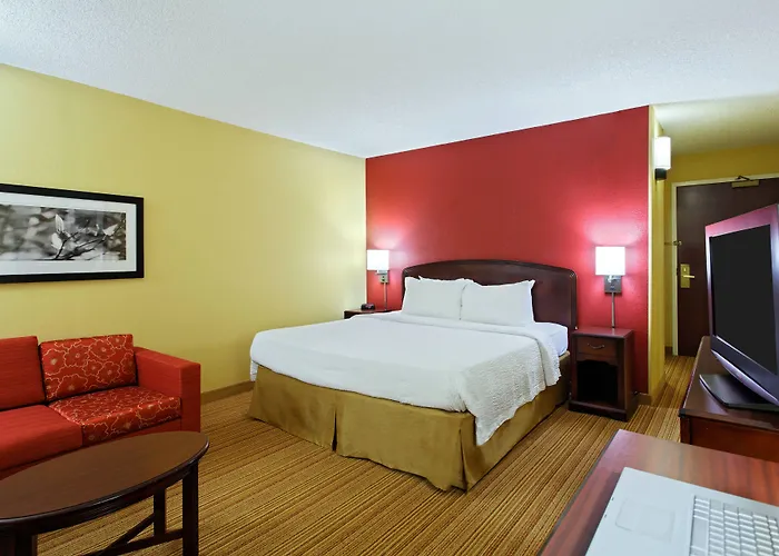 Courtyard North/i-10 Capital Circle 3*