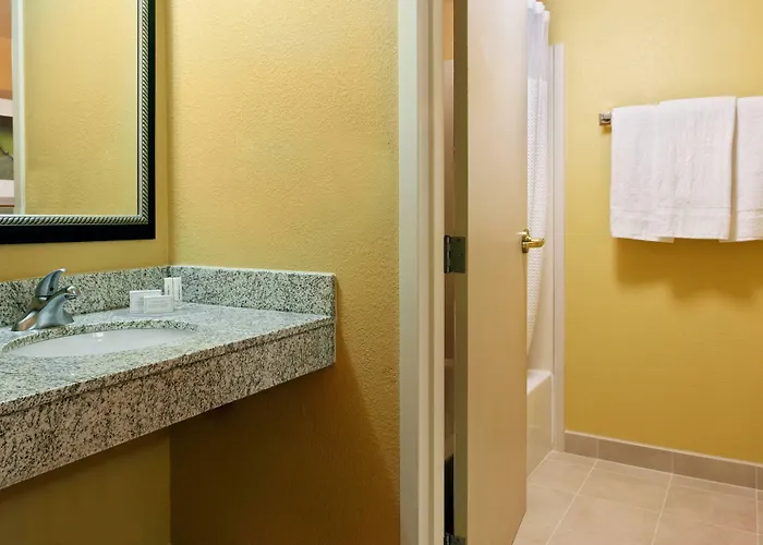 Courtyard North/i-10 Capital Circle Hotel 3*