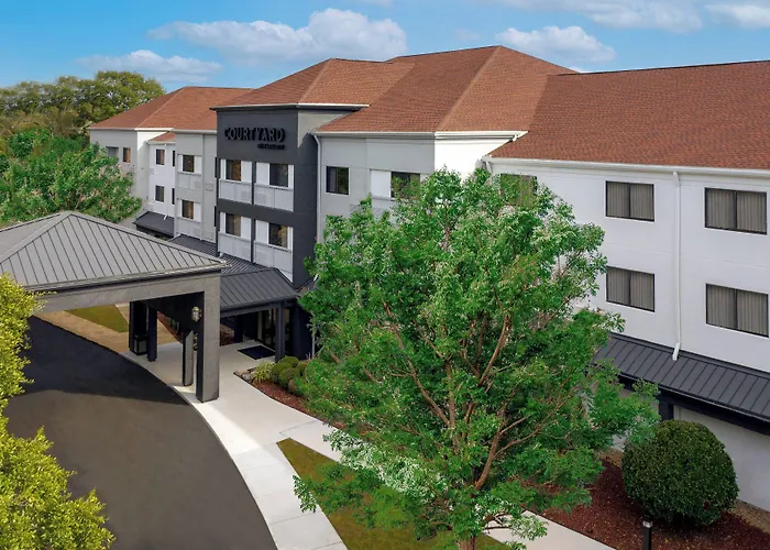 Courtyard North/i-10 Capital Circle 3*